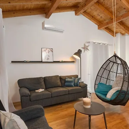 Nala - Detached House, Walk To * Pula