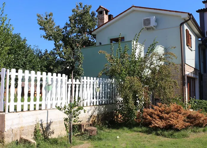 Nala - Detached House, Walk To Semesterbostad *