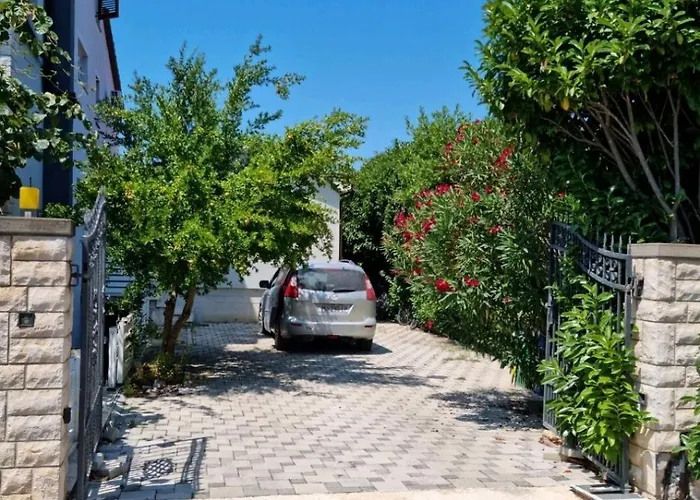 Nala - Detached House, Walk To * 普拉